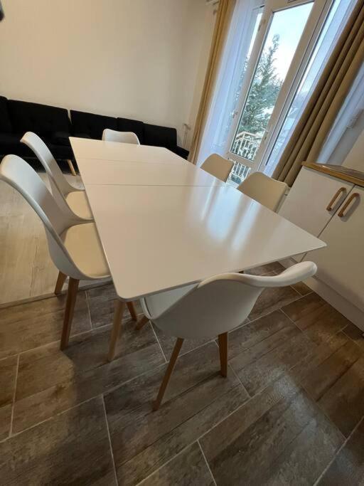 Appartement Style Chalet Standing 2 A 6 Personnes Ла-Бурбуль Екстер'єр фото