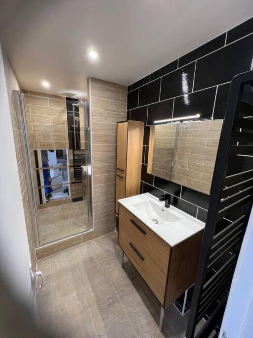 Appartement Style Chalet Standing 2 A 6 Personnes Ла-Бурбуль Екстер'єр фото